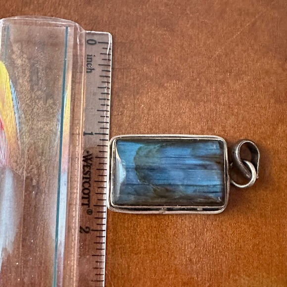 Beautiful Labradorite pendant - Picture 9 of 10
